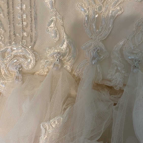 Size 10 Martina Liana wedding dress! - Picture 6 of 15